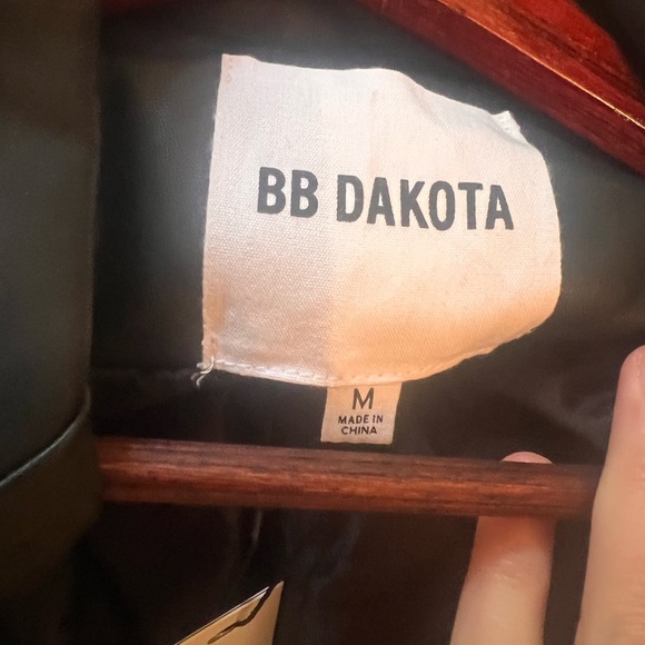 BB DAKOTA NEVER WORN: light pleather jacket - Picture 6 of 9